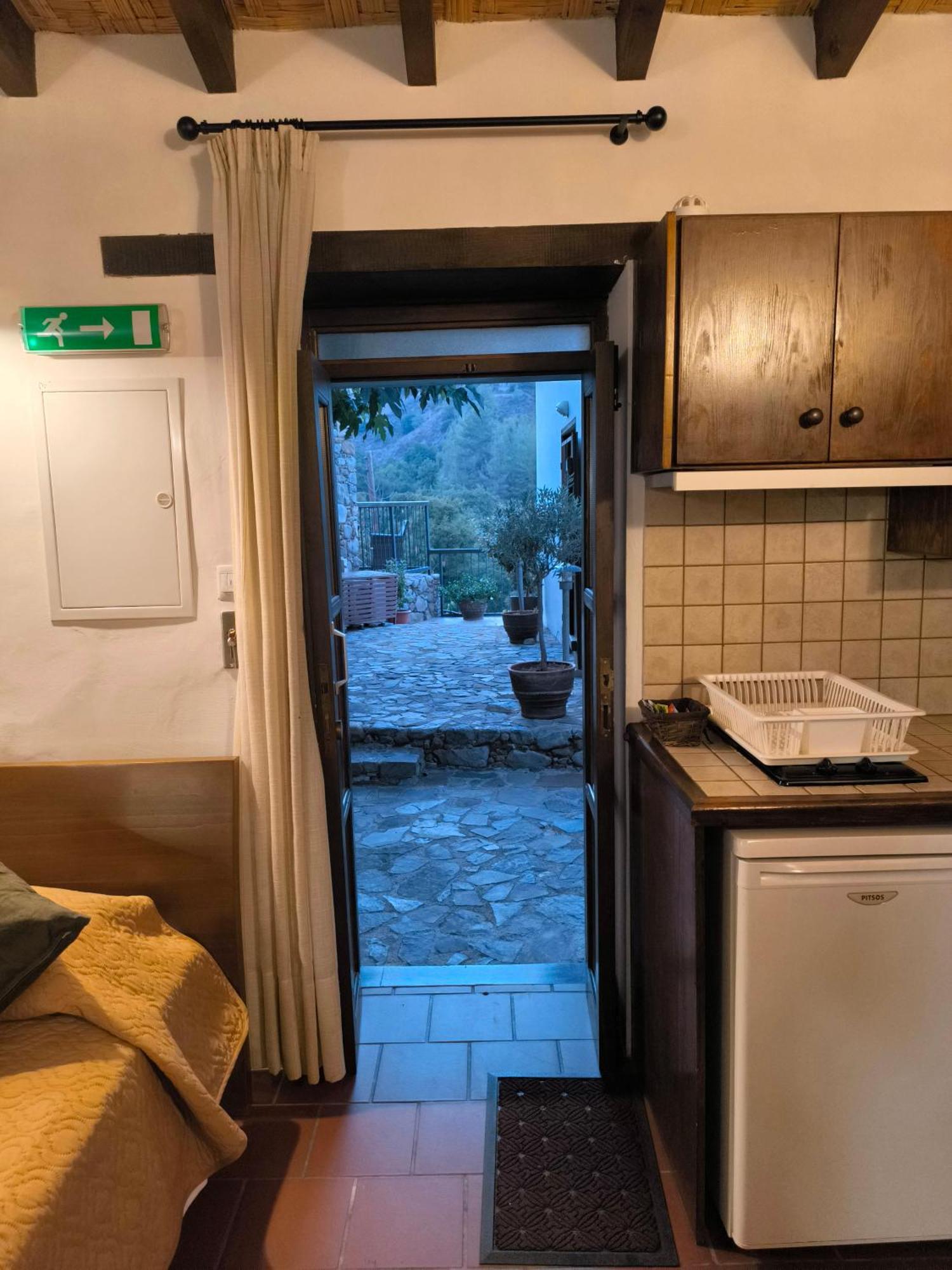 Enipnion Apartments Kakopetria Bagian luar foto